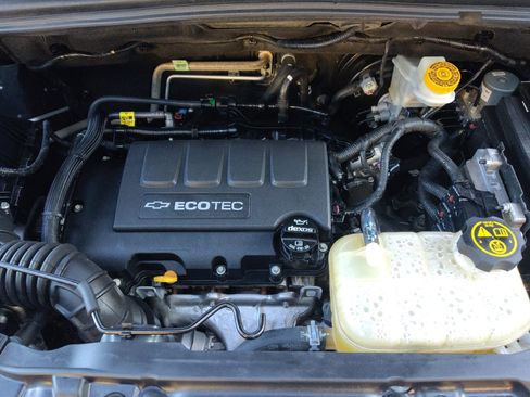 Used 2020 Chevrolet Trax LS FWD image 30