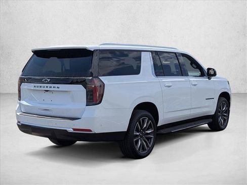 Used 2026 Chevrolet Suburban LS w/ LS Custom Edition AWD/4WD image 5