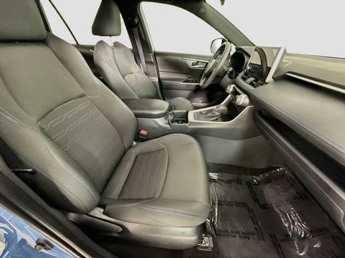 Certified 2025 Toyota RAV4 SE AWD/4WD image 28