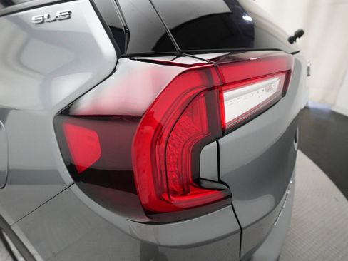 Used 2024 GMC Terrain SLE w/ Driver Convenience Package image 31