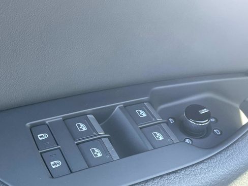 Used 2025 Audi A6 2.0T Premium w/ Convenience Plus Package image 16