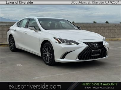 New 2025 Lexus ES 300h w/ Premium Package