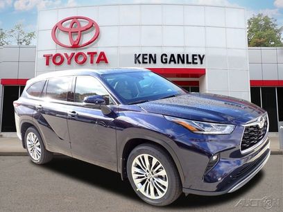 New 2026 Toyota Highlander Platinum