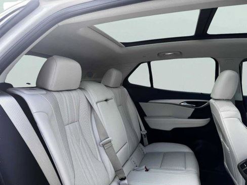 Used 2024 Buick Envision Avenir AWD/4WD image 48