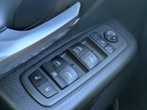 Used 2022 RAM 1500 Big Horn AWD/4WD image 25