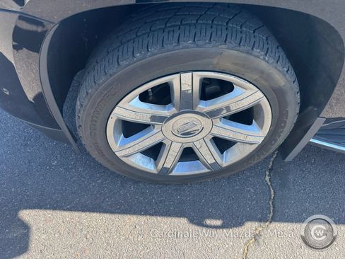 Used 2019 Cadillac Escalade ESV Luxury AWD/4WD image 8