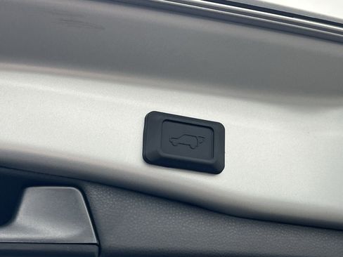 New 2025 Toyota RAV4 XLE image 21