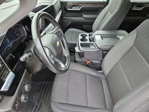 Used 2025 Chevrolet Silverado 1500 LT RWD image 10