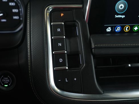 Used 2021 GMC Yukon SLT w/ SLT Premium Package image 26