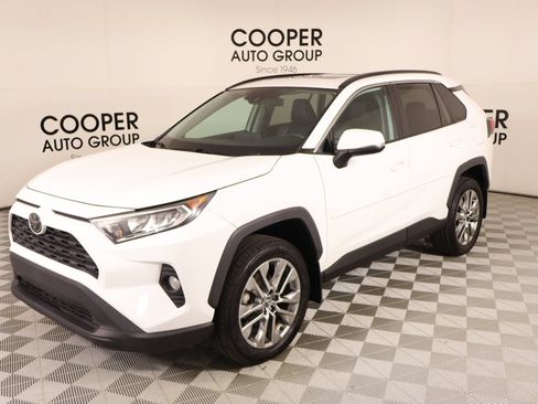 Used 2020 Toyota RAV4 XLE Premium AWD/4WD image 10