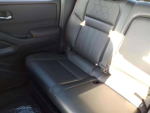 Used 2023 Nissan Frontier PRO-4X w/ Pro-4X Premium Package image 16