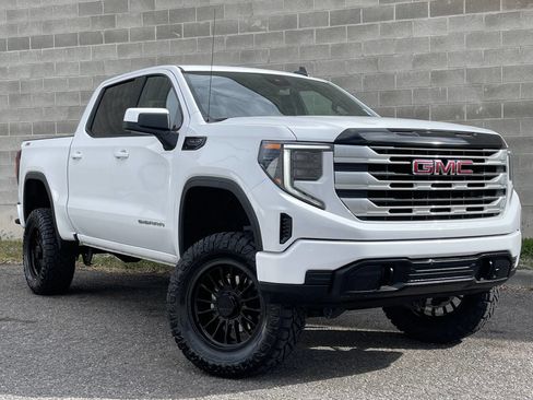 Used 2024 GMC Sierra 1500 SLE w/ X31 Off-Road Package AWD/4WD image 1