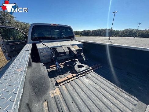 Used 1999 Ford F350 XLT image 23