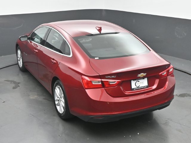 Used 2017 Chevrolet Malibu LT FWD image 39