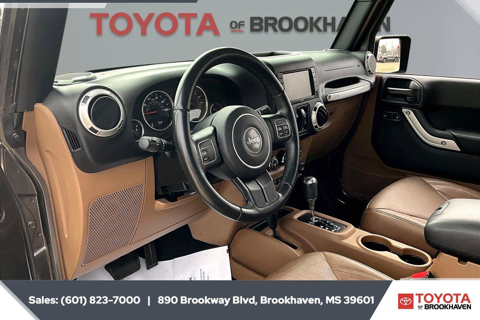 Used 2016 Jeep Wrangler Unlimited Sahara AWD/4WD image 12