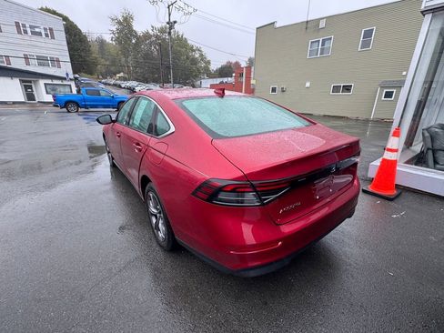 Used 2023 Honda Accord EX image 3