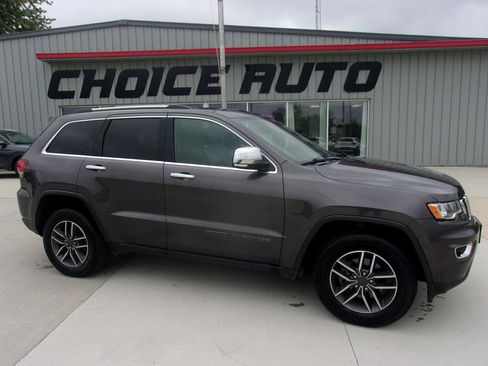 Used 2020 Jeep Grand Cherokee Limited AWD/4WD image 2