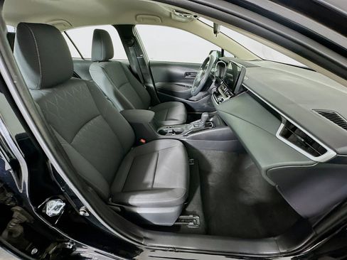 Used 2025 Toyota Corolla LE image 29