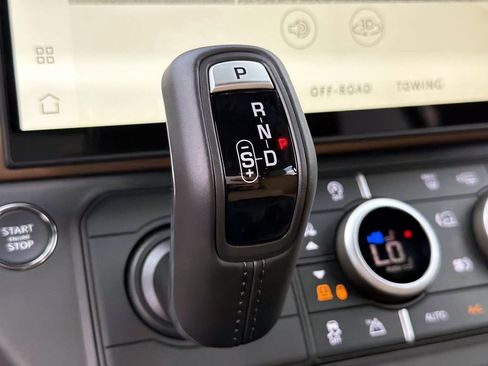 New 2026 Land Rover Defender 110 X-Dynamic SE AWD/4WD image 26