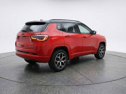 Used 2025 Jeep Compass Limited image 9