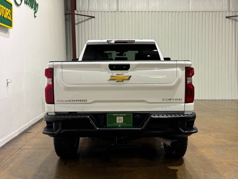 Used 2022 Chevrolet Silverado 2500 Custom w/ Custom Value Package image 7