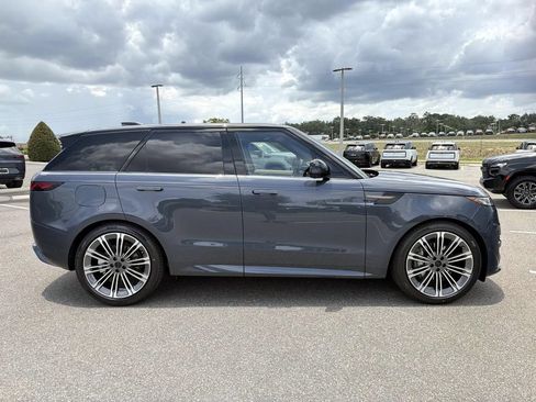 New 2026 Land Rover Range Rover Sport Dynamic SE AWD/4WD image 6