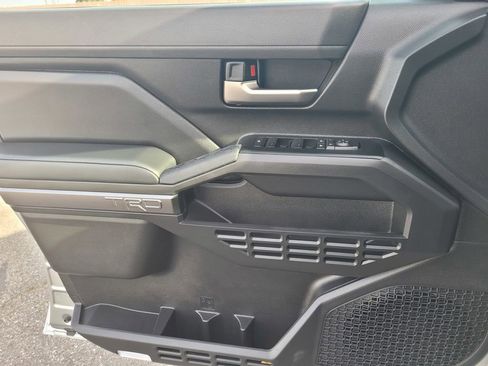 Used 2025 Toyota Tacoma TRD Off-Road w/ TRD Off Road Upgrade Package image 43