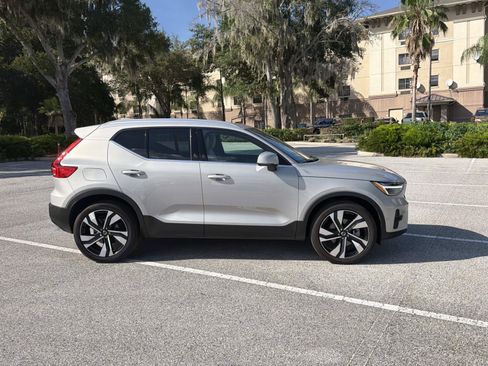 Used 2023 Volvo XC40 B5 Ultimate w/ Protection Package Premier AWD/4WD image 3