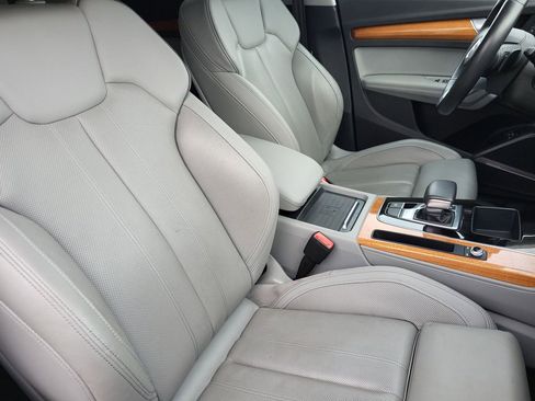 Used 2021 Audi Q5 e Premium Plus w/ Premium Plus Package image 19