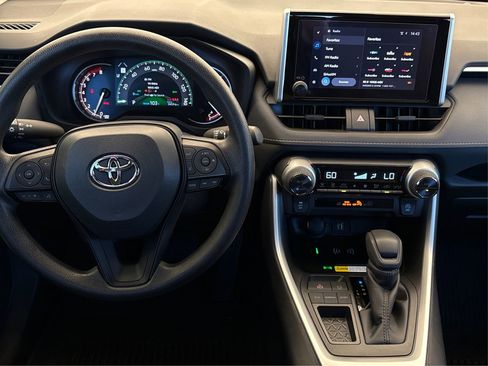 Used 2025 Toyota RAV4 XLE w/ Convenience Package FWD image 16