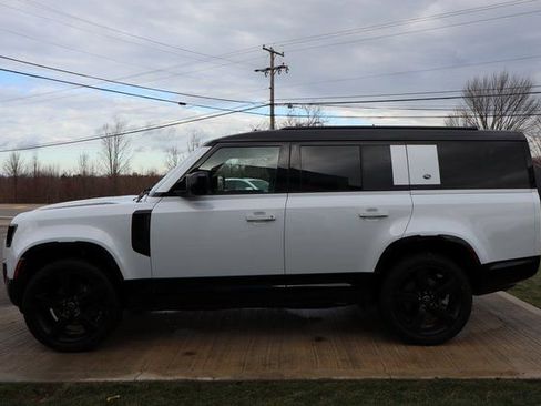 Used 2023 Land Rover Defender 130 X-Dynamic SE image 36