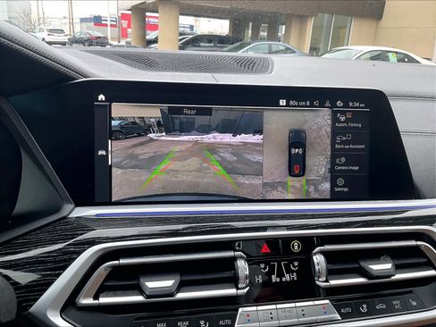 Used 2022 BMW X7 xDrive40i w/ M Sport Package image 20