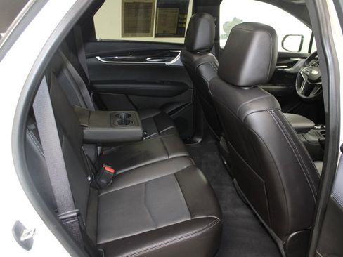Used 2024 Cadillac XT5 Premium Luxury image 31
