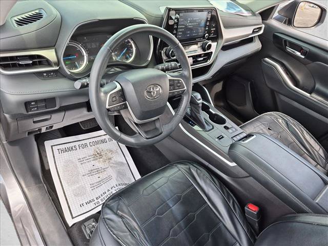 Used 2022 Toyota Highlander XLE FWD image 10