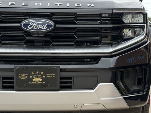 New 2025 Ford Expedition Max Platinum w/ Driver's Package AWD/4WD image 9