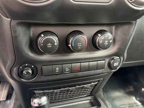 Used 2017 Jeep Wrangler Sport w/ Quick Order Package 24S AWD/4WD image 22