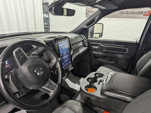 Used 2024 RAM 2500 Big Horn w/ Sport Appearance Package image 12