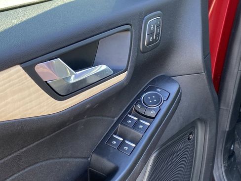 Used 2021 Ford Escape Titanium w/ Titanium Premium Package image 11