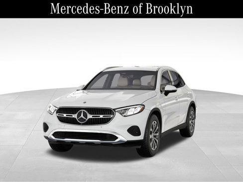 Used 2025 Mercedes-Benz GLC 300 4MATIC image 41