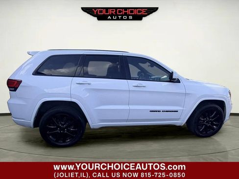 Used 2017 Jeep Grand Cherokee Altitude AWD/4WD image 8