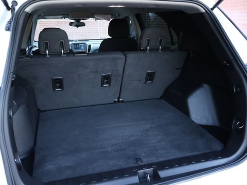 Used 2018 Chevrolet Equinox LS FWD image 17