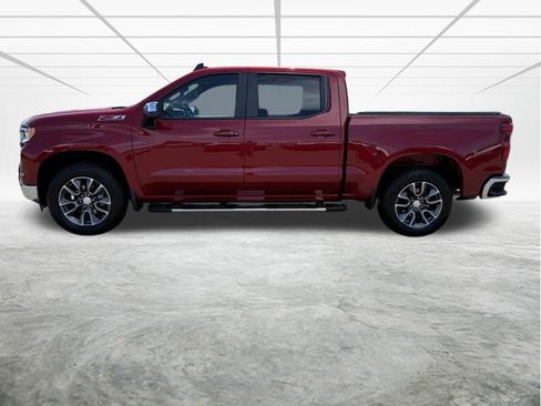 Used 2023 Chevrolet Silverado 1500 LT w/ Z71 Off-Road Package AWD/4WD image 2