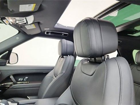 Used 2024 Land Rover Range Rover Sport Dynamic SE image 32