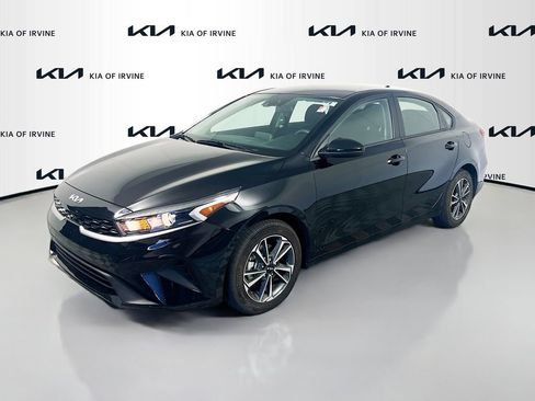 Certified 2023 Kia Forte LXS FWD image 3