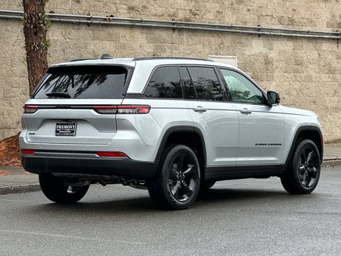 New 2026 Jeep Grand Cherokee Limited w/ Limited Altitude Package AWD/4WD image 3
