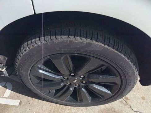 Used 2024 Lincoln Navigator Reserve image 4