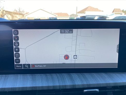 Used 2024 Kia Telluride EX w/ EX Captain's Chair Package image 17