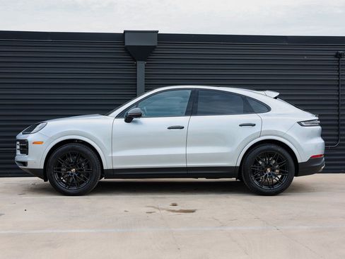 Certified 2026 Porsche Cayenne Coupe AWD/4WD image 2