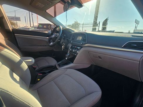 Used 2020 Hyundai Elantra SE image 11