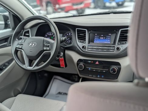 Used 2017 Hyundai Tucson SE image 14